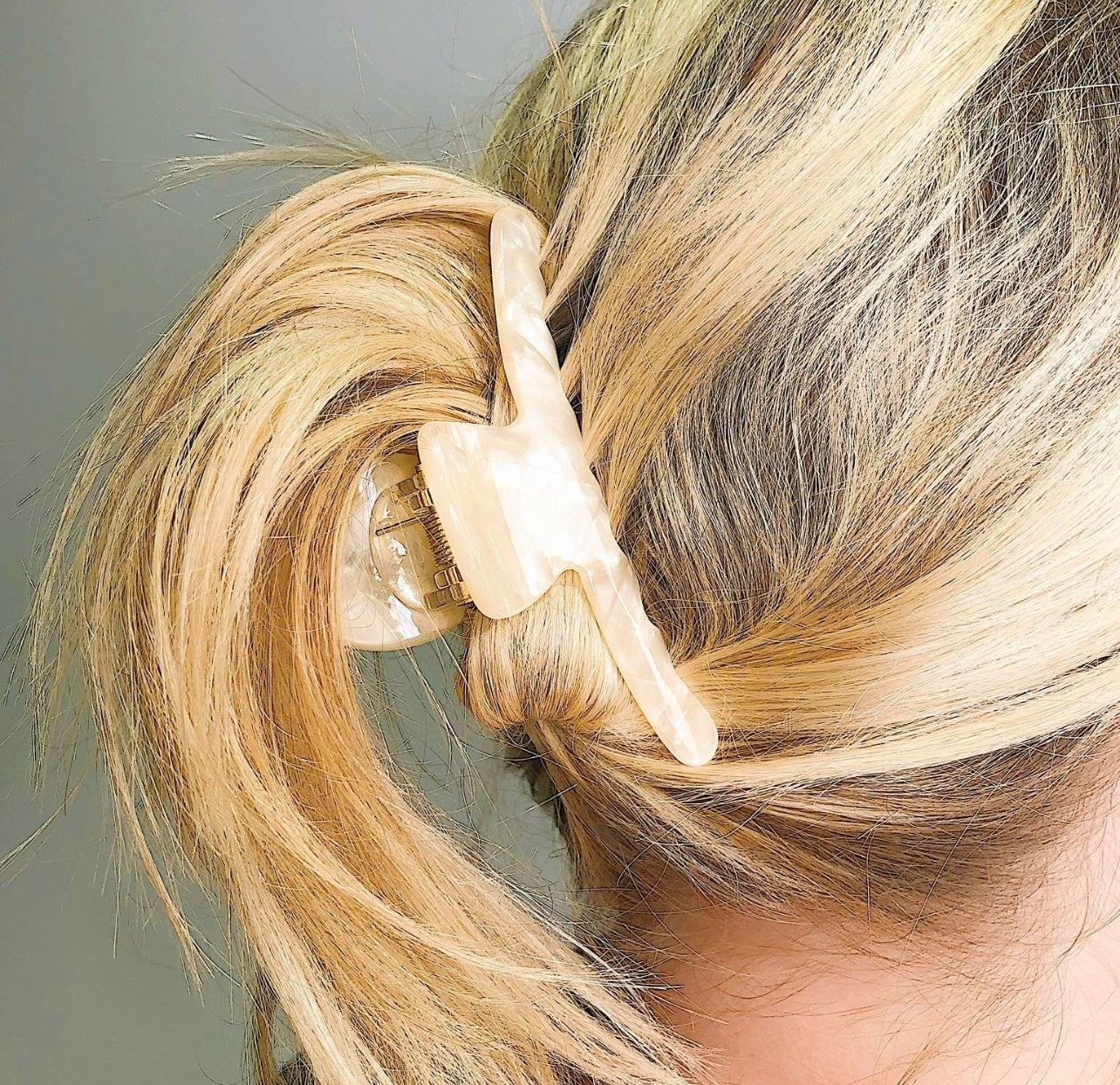 Pinch It Back Hair Claw
